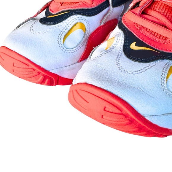 EUC Nike Air Max Speed Turf in Red Orbit Kid sz 5 Laces Velcro White - Picture 10 of 11